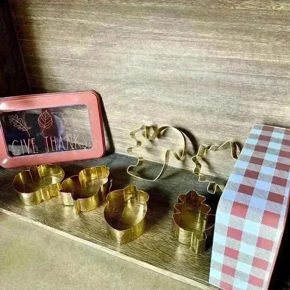 NEW Rae Dunn Adorable TIN and COOKIE Cutters - GIVE THANKS - So Cute! - Picture 14 of 16